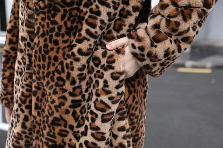 Chic Leopard Print Faux Fur Winter Coat with Elegant Tailored Collar for Women