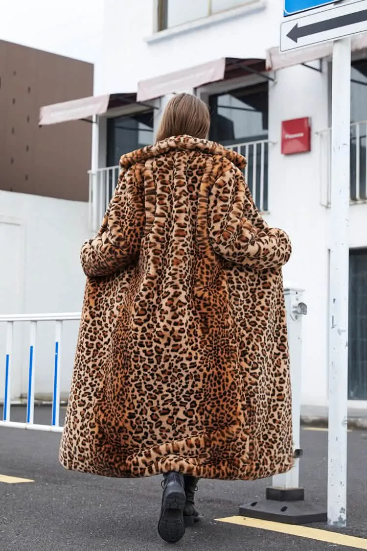 Chic Leopard Print Faux Fur Winter Coat with Elegant Tailored Collar for Women