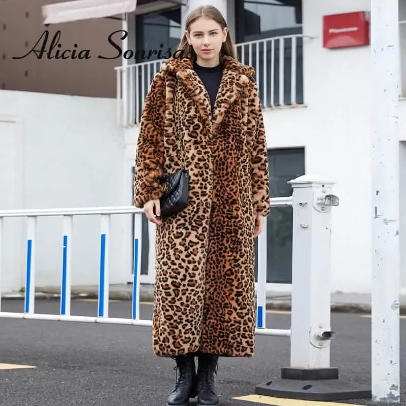 Chic Leopard Print Faux Fur Winter Coat with Elegant Tailored Collar for Women