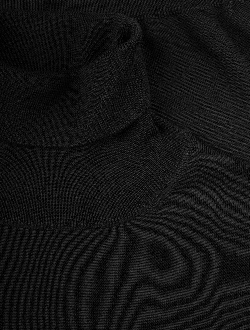 Merino Turtle Neck Black