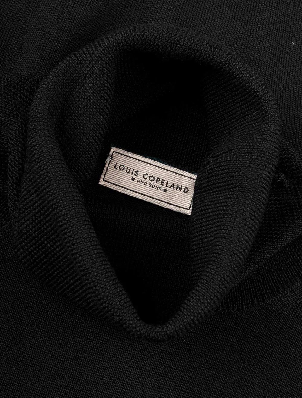 Merino Turtle Neck Black