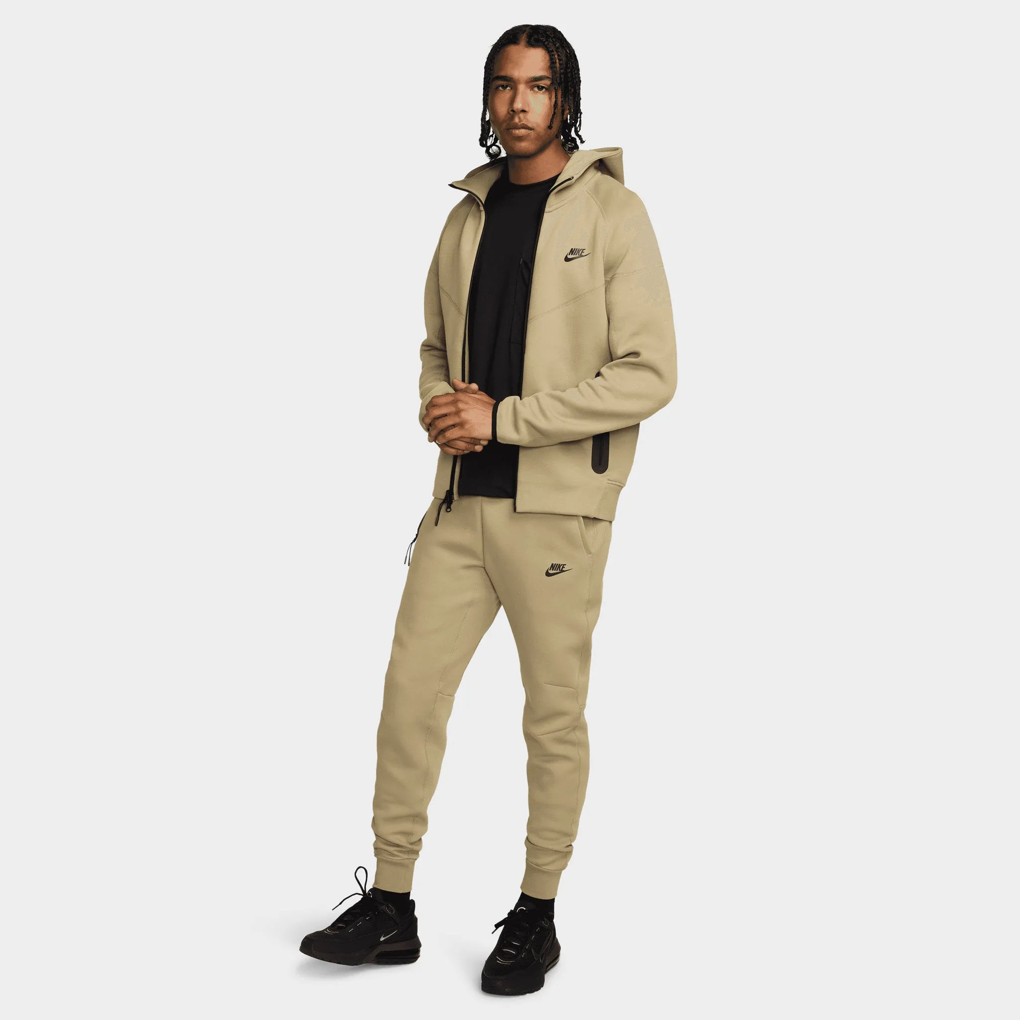 Nike Sportswear Tech Fleece Joggers / Neutral Olive