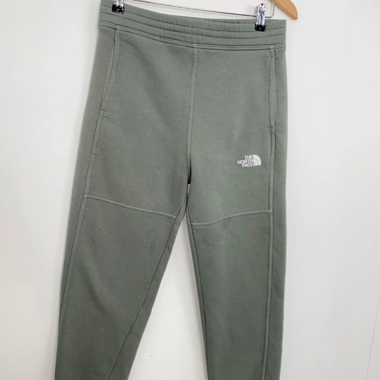 Preowned The North Face Tapered Fit Joggers Sweatpants Mens Size S Sage Green Pants TNF.