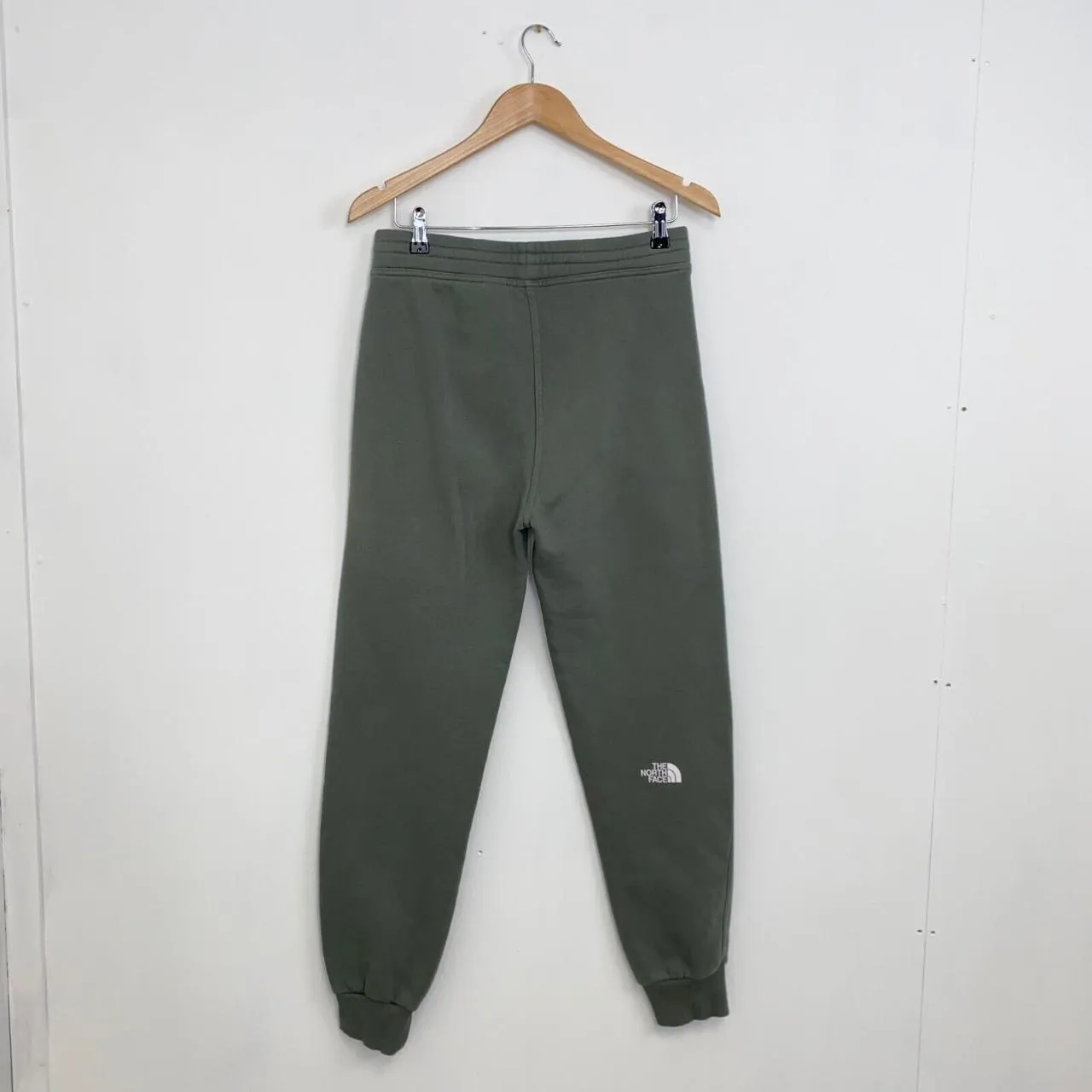 Preowned The North Face Tapered Fit Joggers Sweatpants Mens Size S Sage Green Pants TNF.