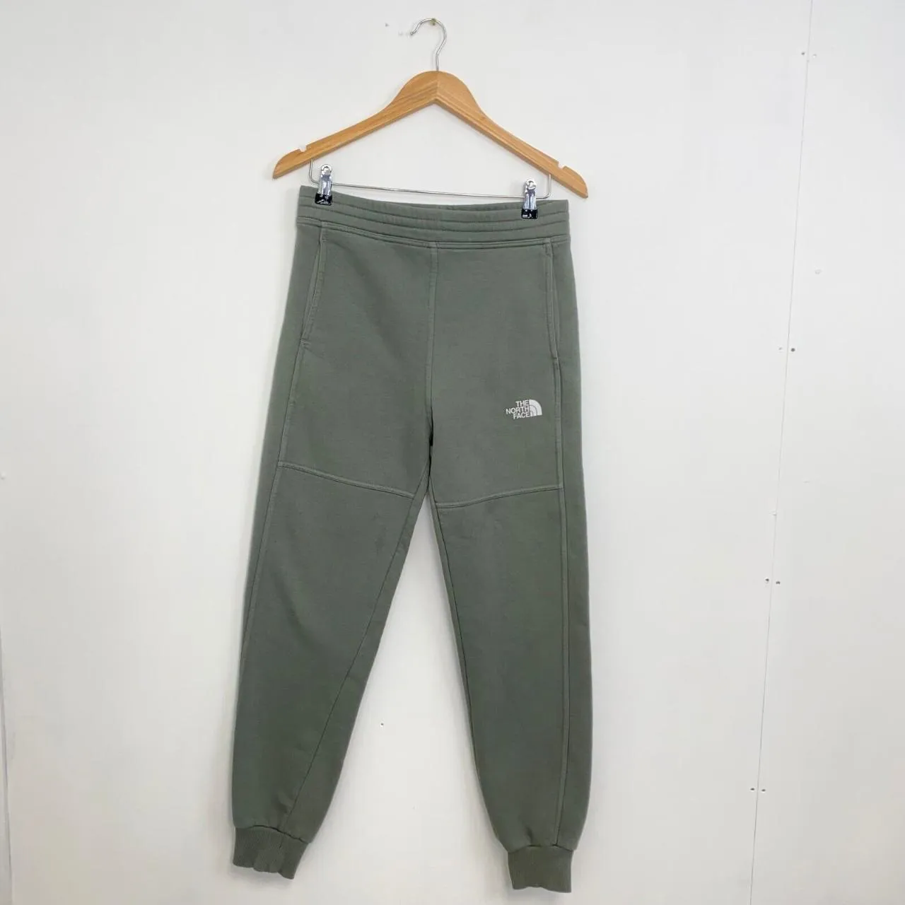 Preowned The North Face Tapered Fit Joggers Sweatpants Mens Size S Sage Green Pants TNF.