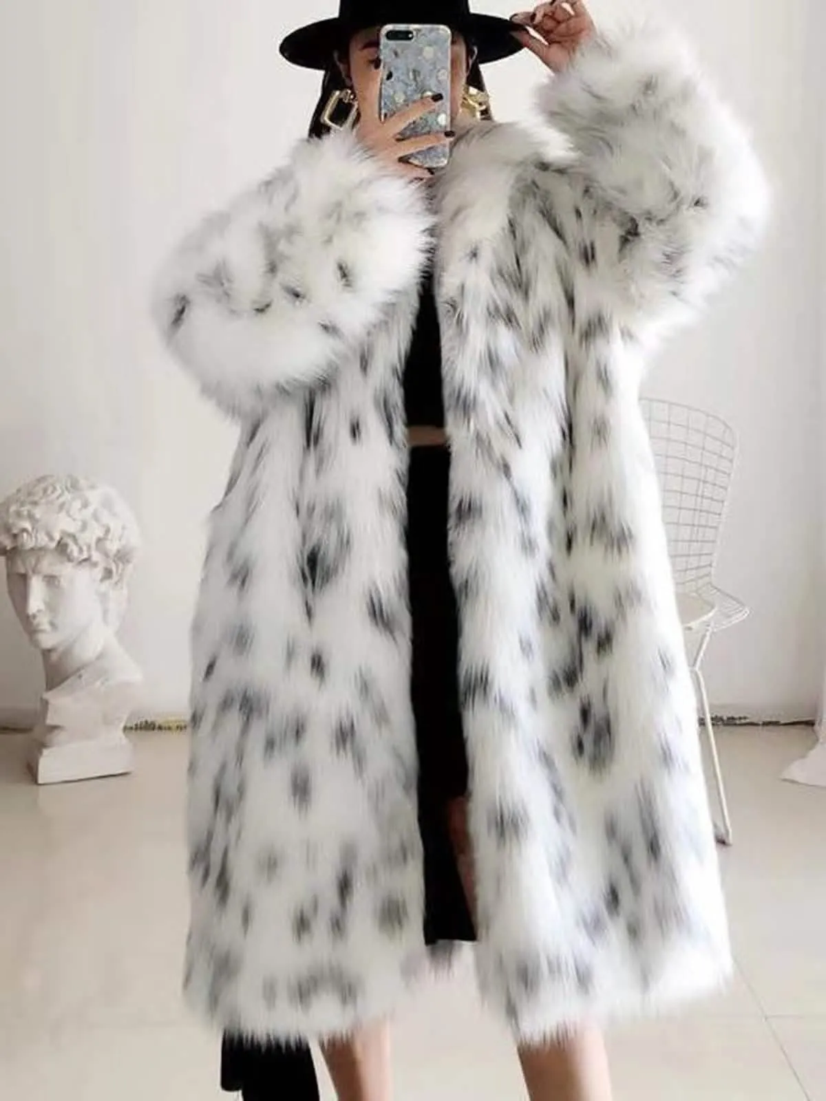 Stylish Women's Snow Leopard Print Faux Fur Winter Jacket